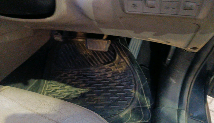 2012 Hyundai Santa Fe 2 WD, Diesel, Manual, 1,35,900 km, interior