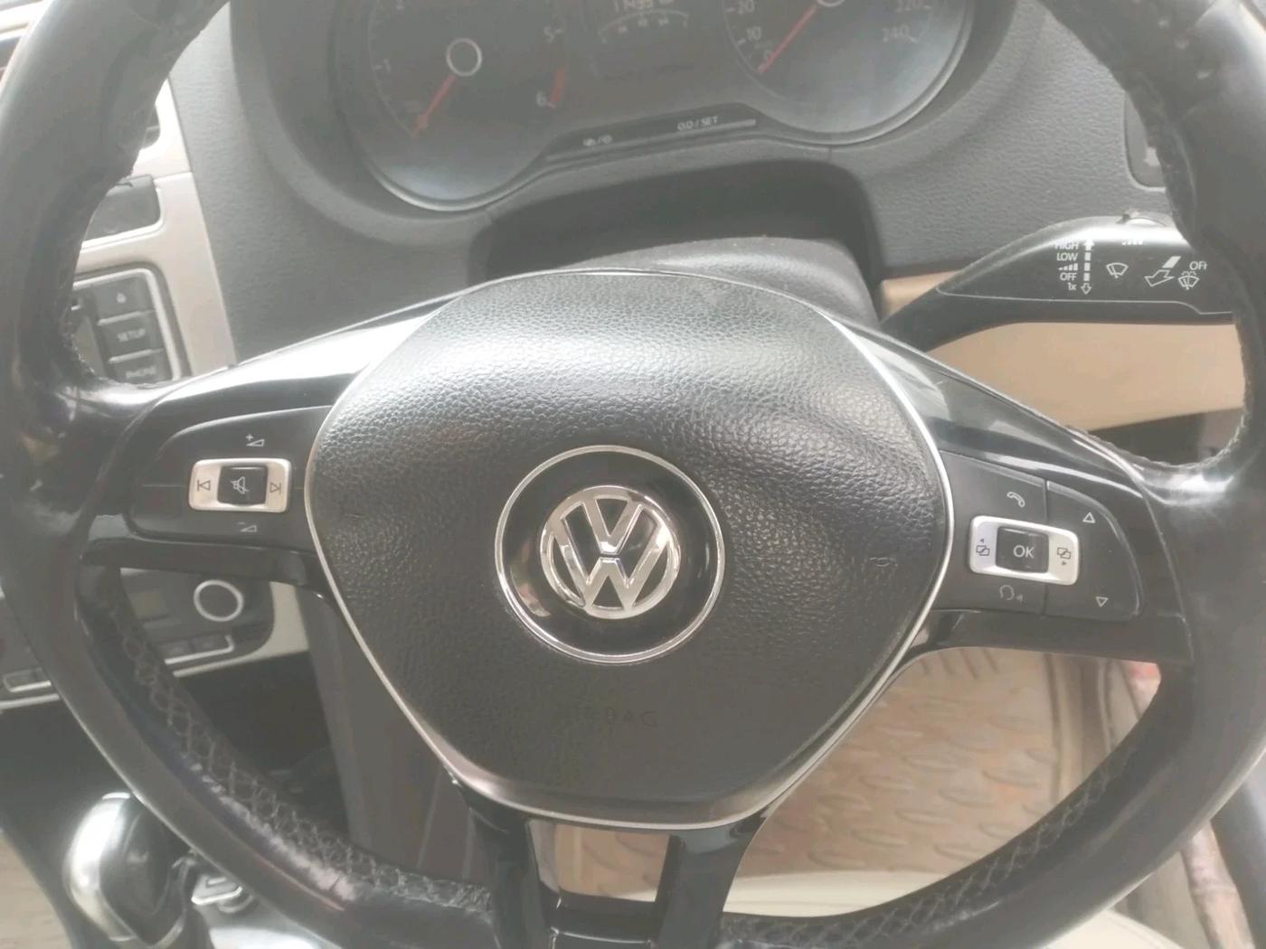 2016 Volkswagen Ameo HIGHLINE DSG 1.5 DIESEL , Diesel, Automatic, 1,14,357 km, interior