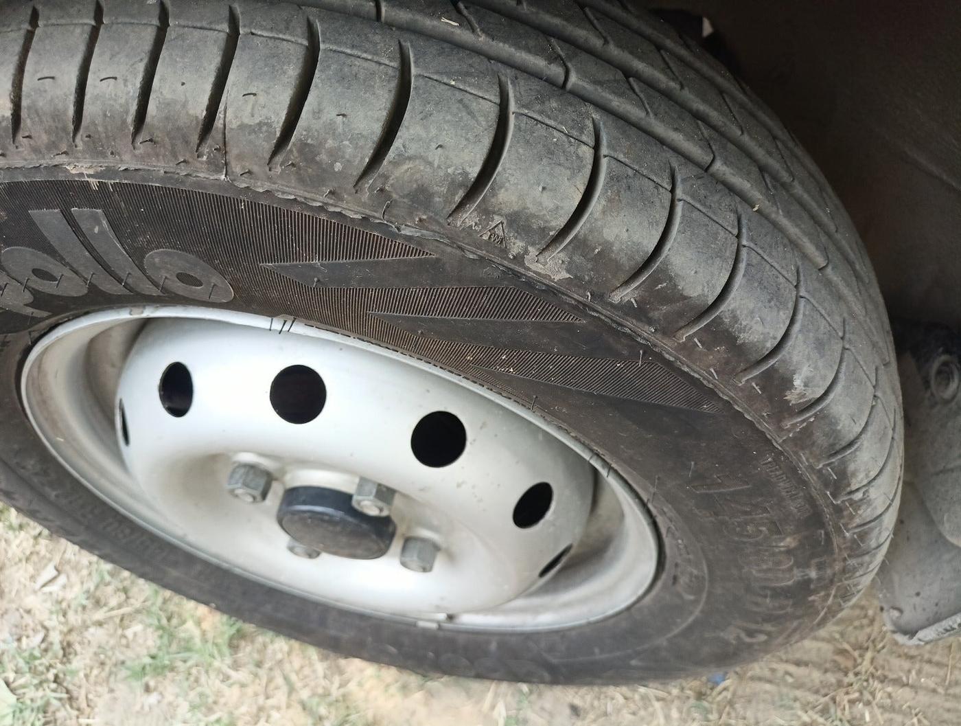 2012 Maruti Alto LXI, Petrol, Manual, 28,611 km, tyre