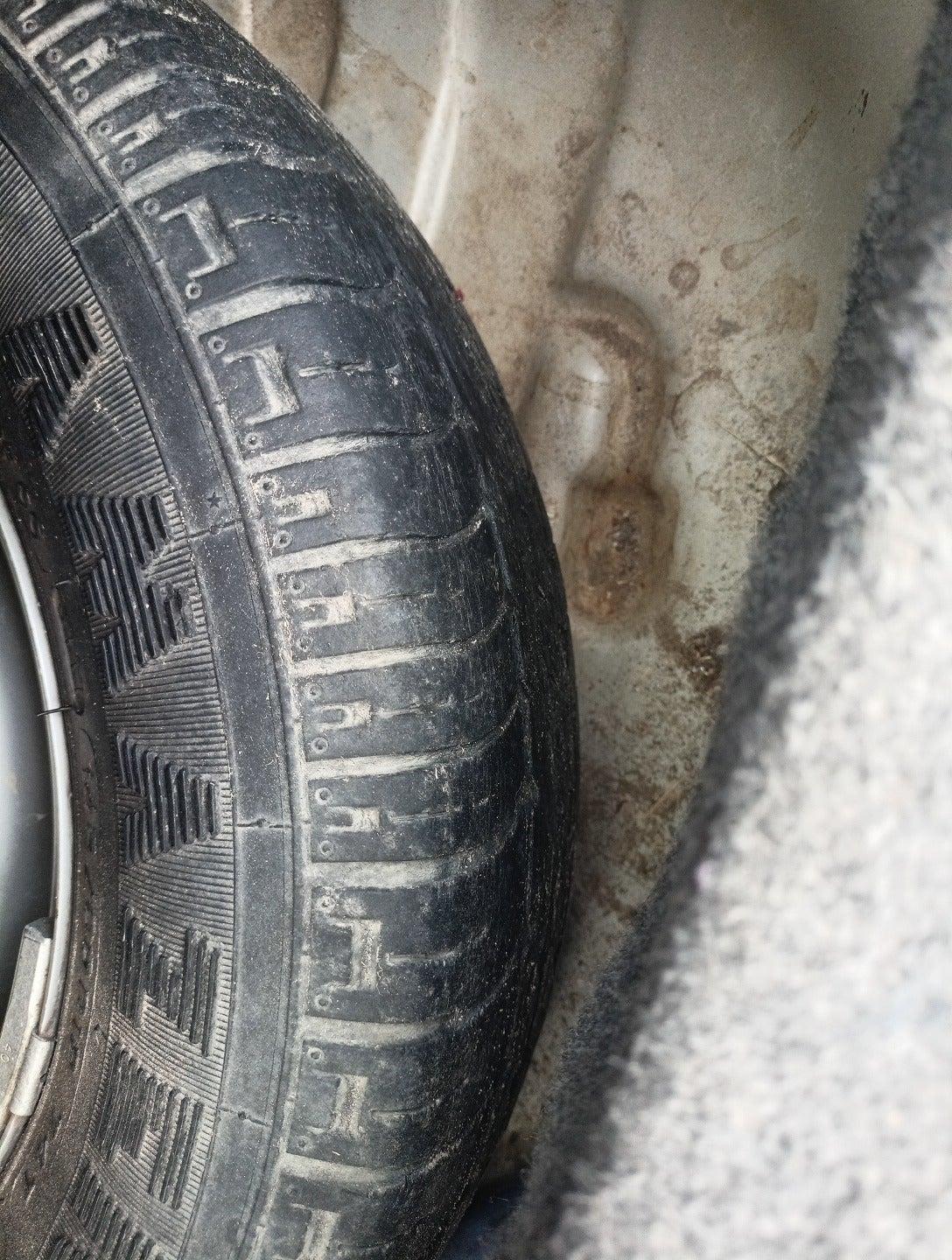 2012 Maruti Alto LXI, Petrol, Manual, 28,611 km, tyre