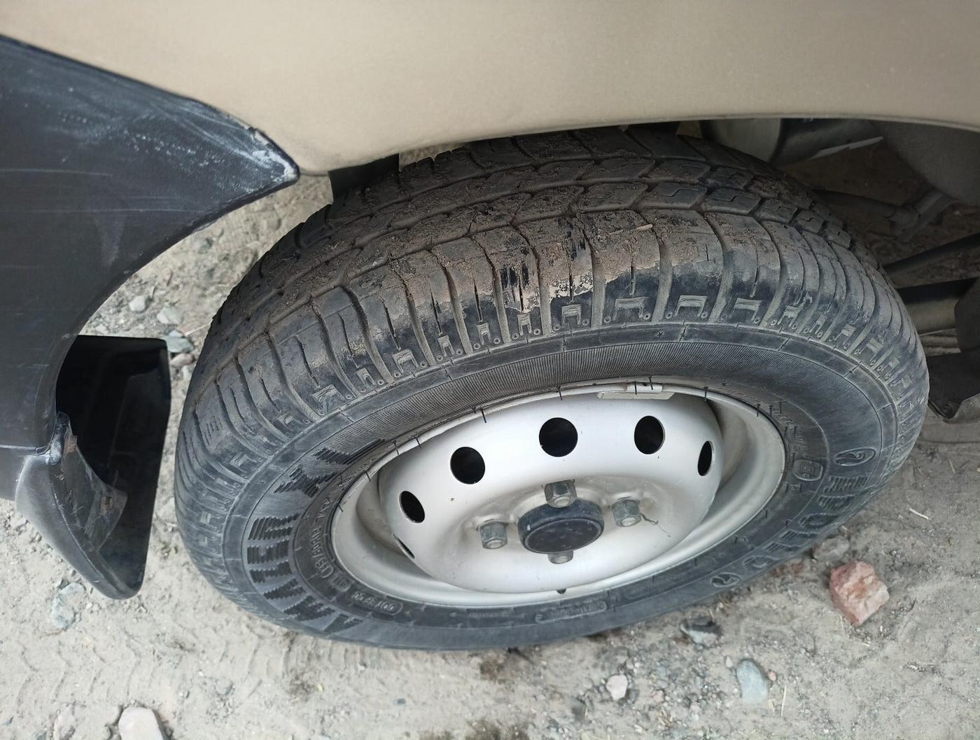 2012 Maruti Alto LXI, Petrol, Manual, 28,611 km, tyre