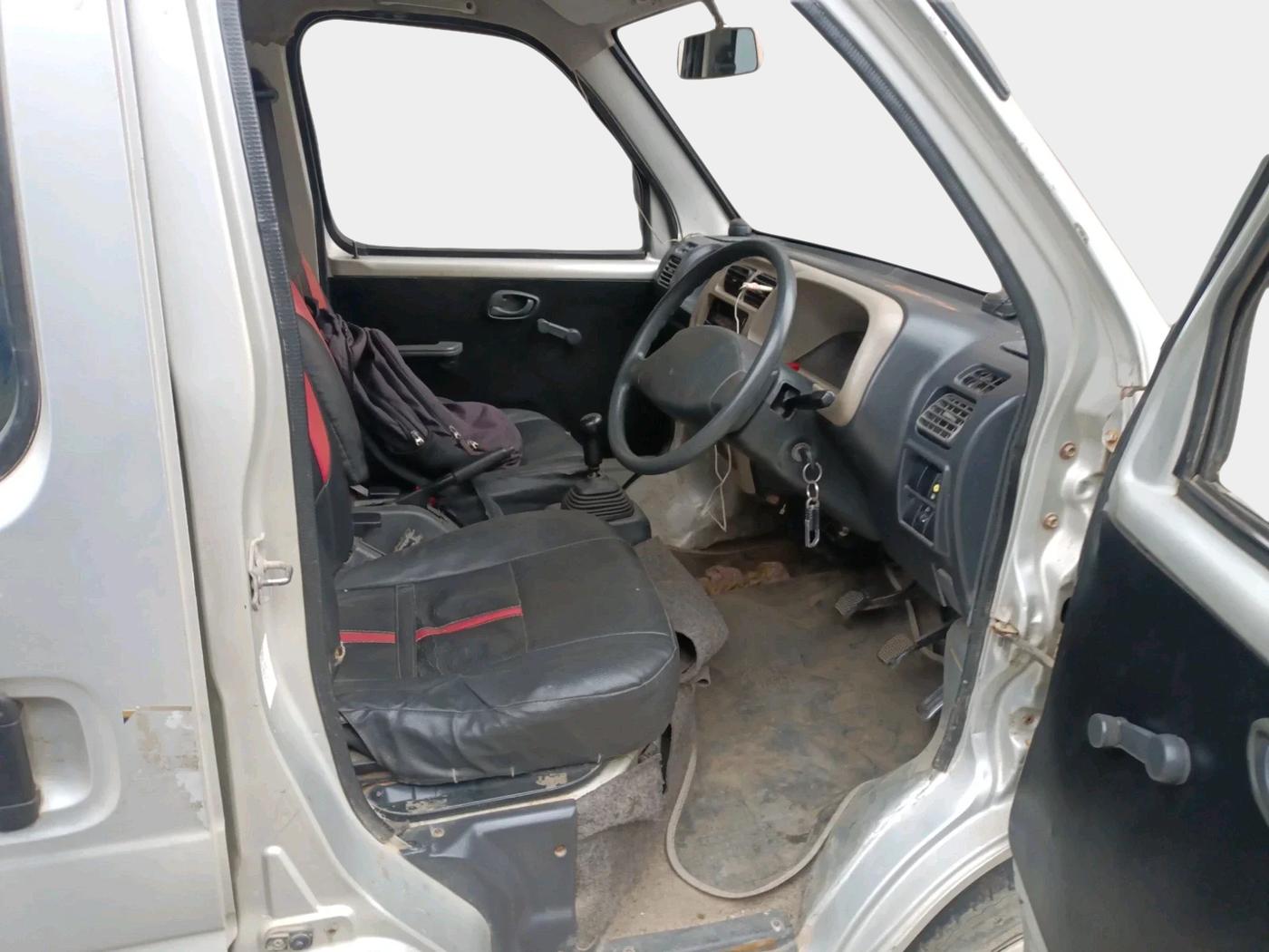2014 Maruti Eeco 5 STR CNG WITH HTR, CNG, Manual, 62,422 km, interior
