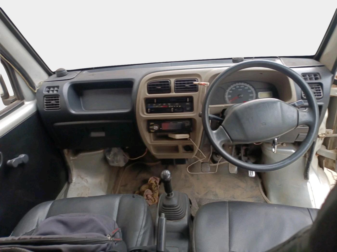2014 Maruti Eeco 5 STR CNG WITH HTR, CNG, Manual, 62,422 km, interior
