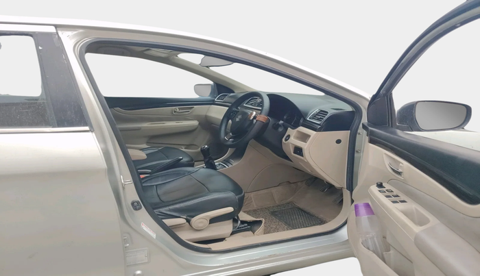 2016 Maruti Ciaz ZDI+ SHVS, Diesel, Manual, 79,273 km, interior