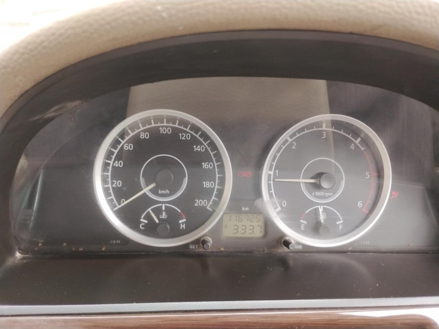 2014 Tata Safari Storme 2.2 VX 4X2, Diesel, Manual, 1,17,000 km, interior