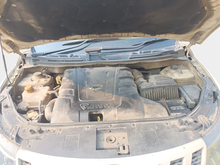 2014 Mahindra XUV500 W8, Diesel, Manual, 3,72,264 km, exterior