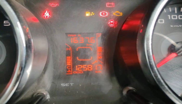 2017 Mahindra TUV300 T8, Diesel, Manual, 1,25,817 km, interior