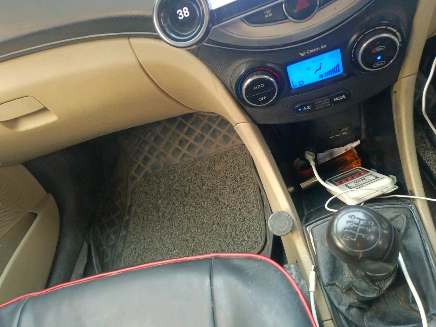 2013 Hyundai Verna FLUIDIC 1.6 CRDI SX, Diesel, Manual, 1,08,151 km, interior