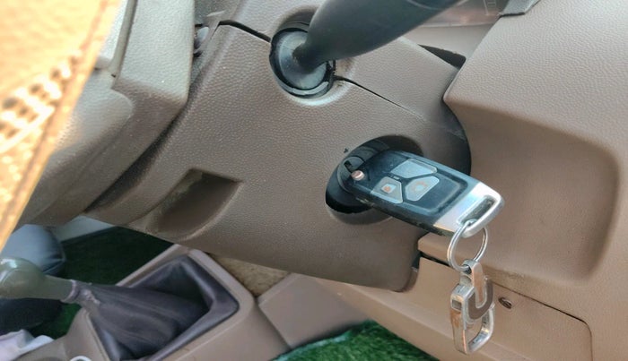 2015 Mahindra Bolero ZLX BS-III, Diesel, Manual, 91,364 km, interior