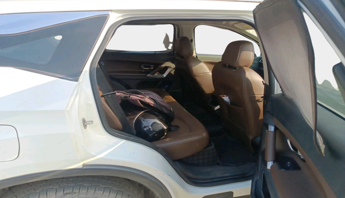 2020 Tata Harrier XZ 2.0L, Diesel, Manual, 1,13,218 km, interior