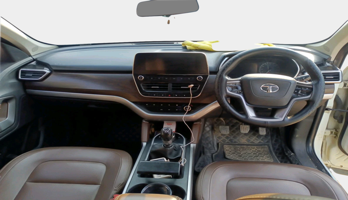 2020 Tata Harrier XZ 2.0L, Diesel, Manual, 1,13,218 km, interior