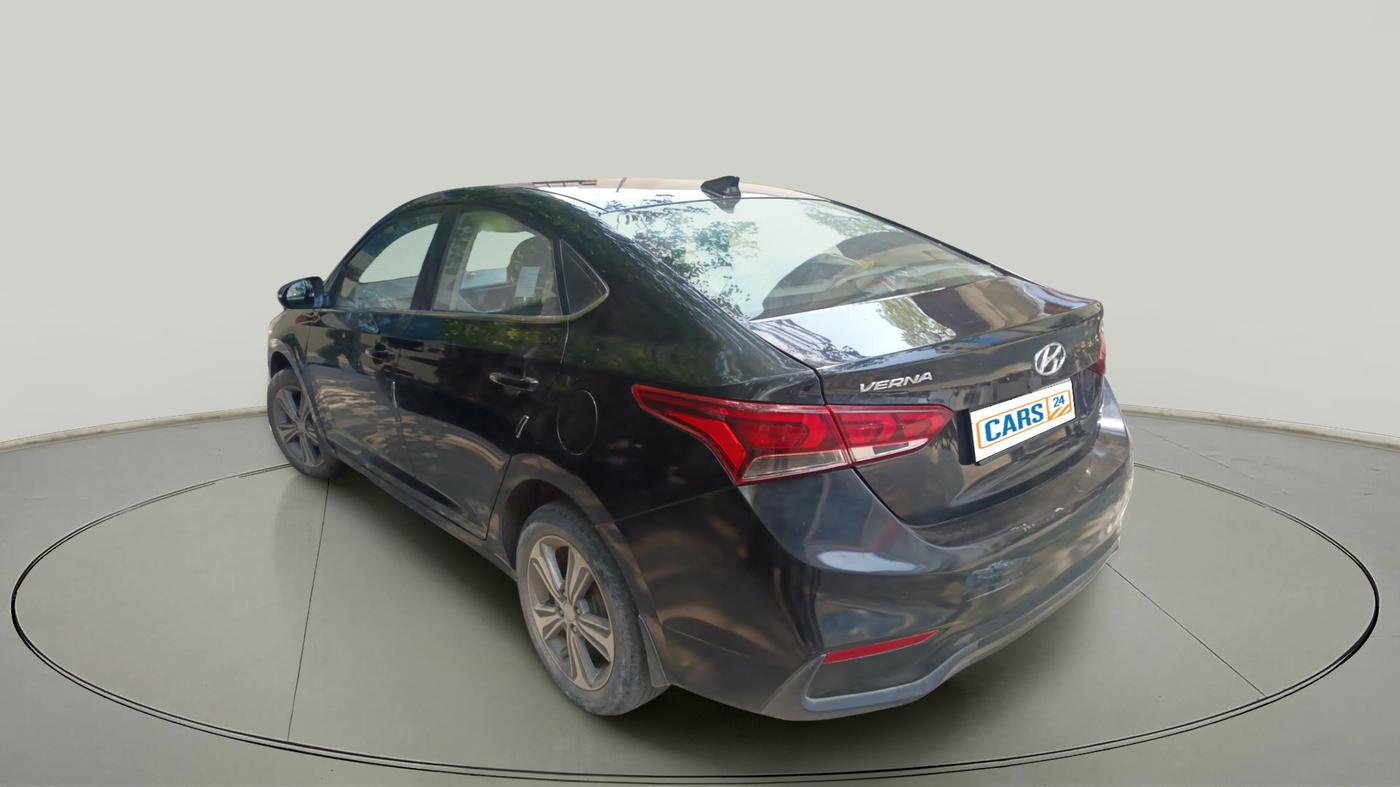 2018 Hyundai Verna 1.6 CRDI SX, Diesel, Manual, 1,35,757 km, exterior