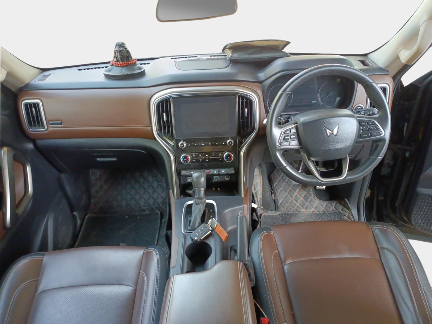 2022 Mahindra SCORPIO-N Z8 L PETROL AT 7 STR, Petrol, Automatic, 29,290 km, interior