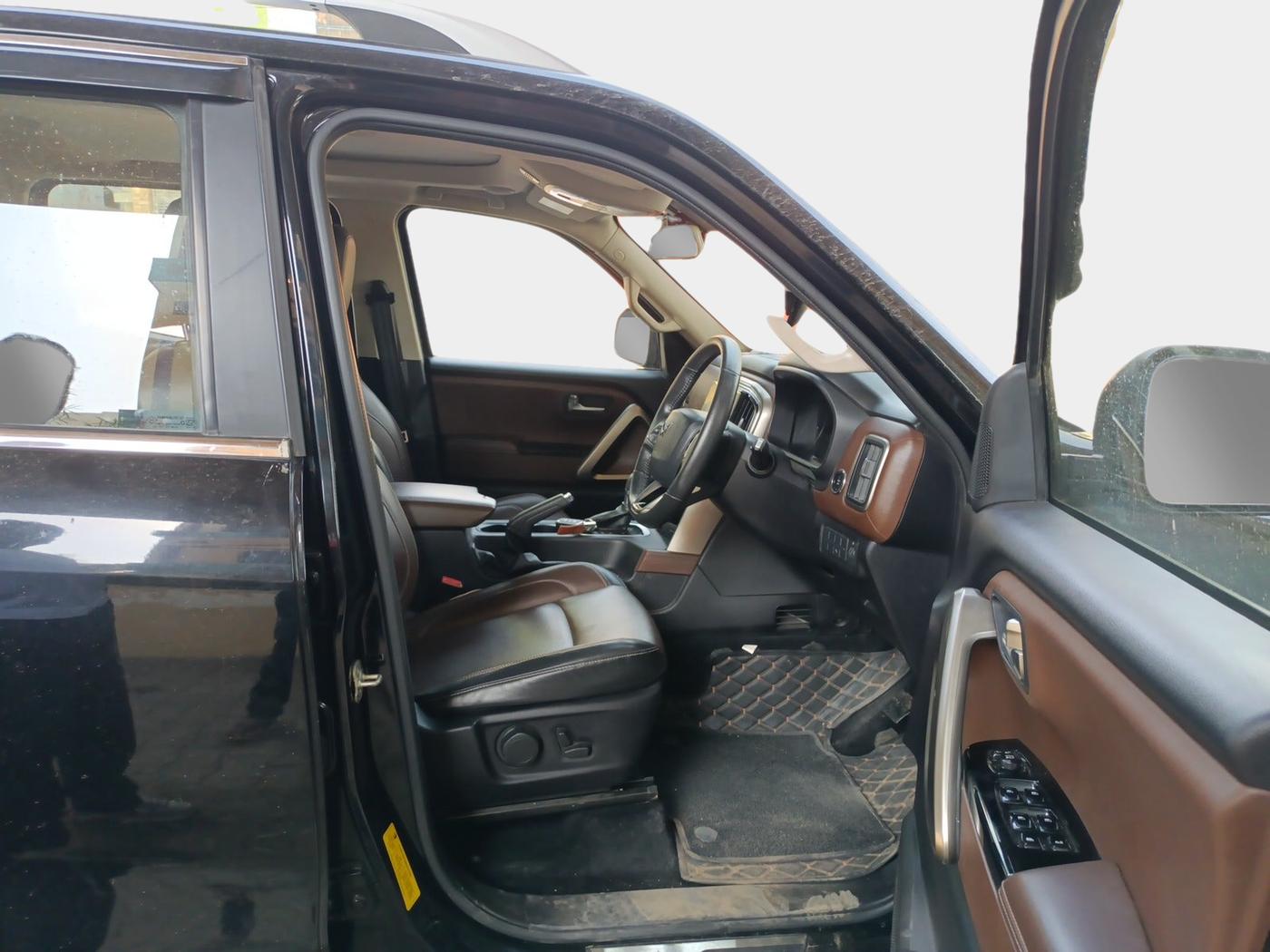 2022 Mahindra SCORPIO-N Z8 L PETROL AT 7 STR, Petrol, Automatic, 29,290 km, interior