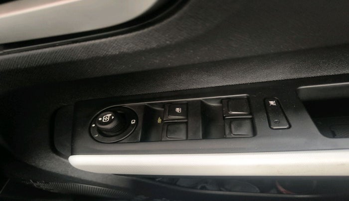 2024 Tata PUNCH Creative Dual Tone MT Sunroof, Petrol, Manual, 7,623 km, interior