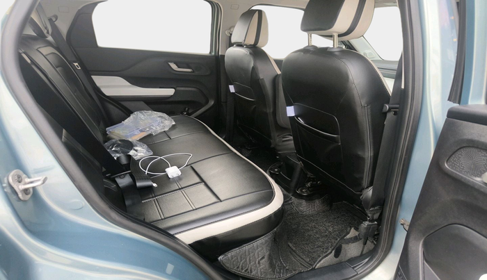 2024 Tata PUNCH Creative Dual Tone MT Sunroof, Petrol, Manual, 7,623 km, interior