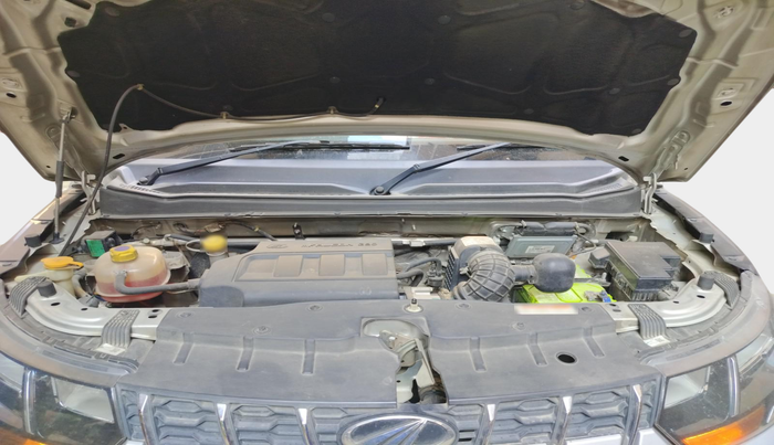 2019 Mahindra KUV 100 NXT K8 P 6 STR DUAL TONE, Petrol, Manual, 56,220 km, exterior
