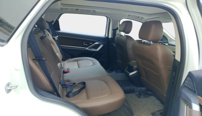 2020 Tata Harrier XZA PLUS 2.0L, Diesel, Automatic, 61,291 km, interior