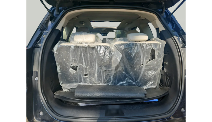 2023 Mahindra XUV700 AX 7 LUXURY P AT 7 STR, Petrol, Automatic, 19,876 km, exterior