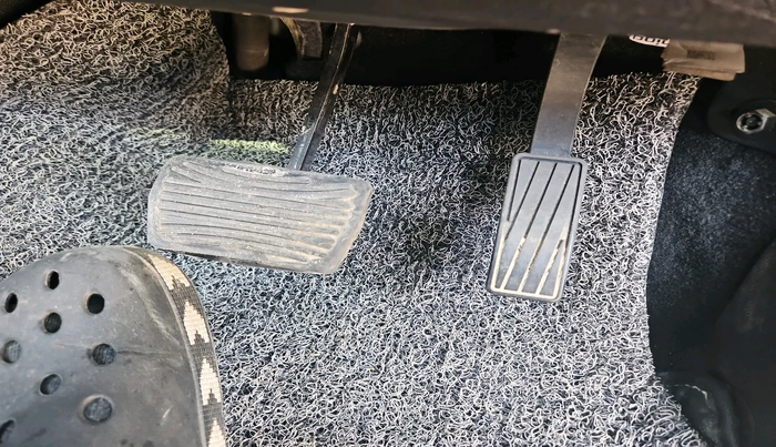 2023 Mahindra XUV700 AX 7 LUXURY P AT 7 STR, Petrol, Automatic, 19,876 km, interior