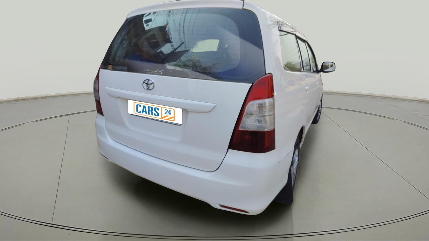 2015 Toyota Innova 2.5 G 8 STR, Diesel, Manual, 4,10,010 km, exterior