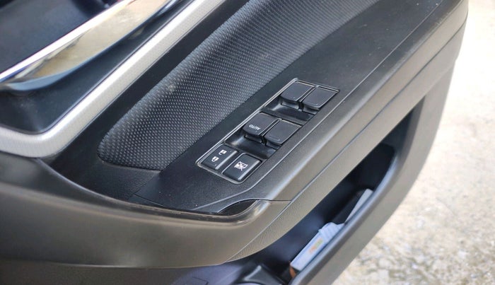 2020 Maruti Vitara Brezza ZXI, Petrol, Manual, 77,436 km, interior