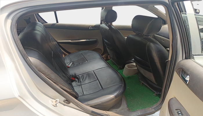 2010 Hyundai i20 MAGNA 1.2, Petrol, Manual, 1,34,986 km, interior