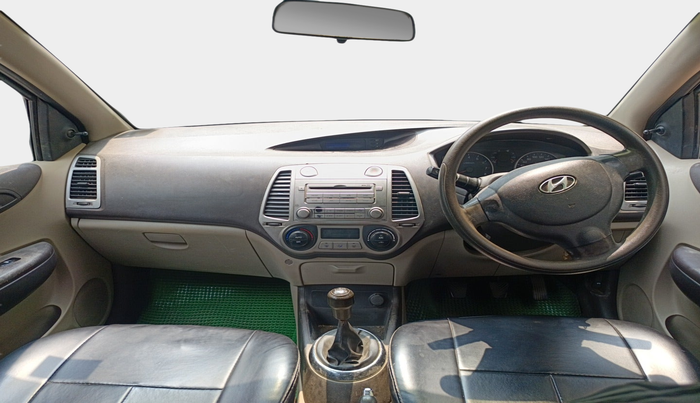 2010 Hyundai i20 MAGNA 1.2, Petrol, Manual, 1,34,986 km, interior