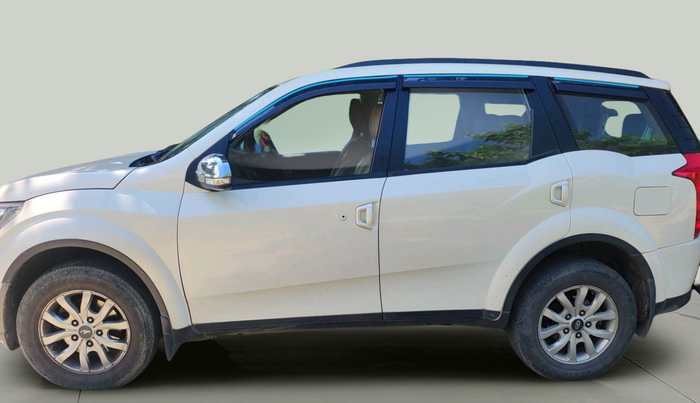 2015 Mahindra XUV500 W6, Diesel, Manual, 69,386 km, exterior