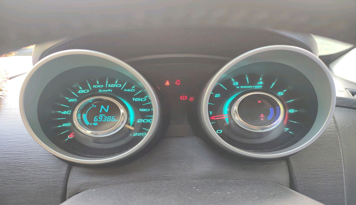 2015 Mahindra XUV500 W6, Diesel, Manual, 69,386 km, interior