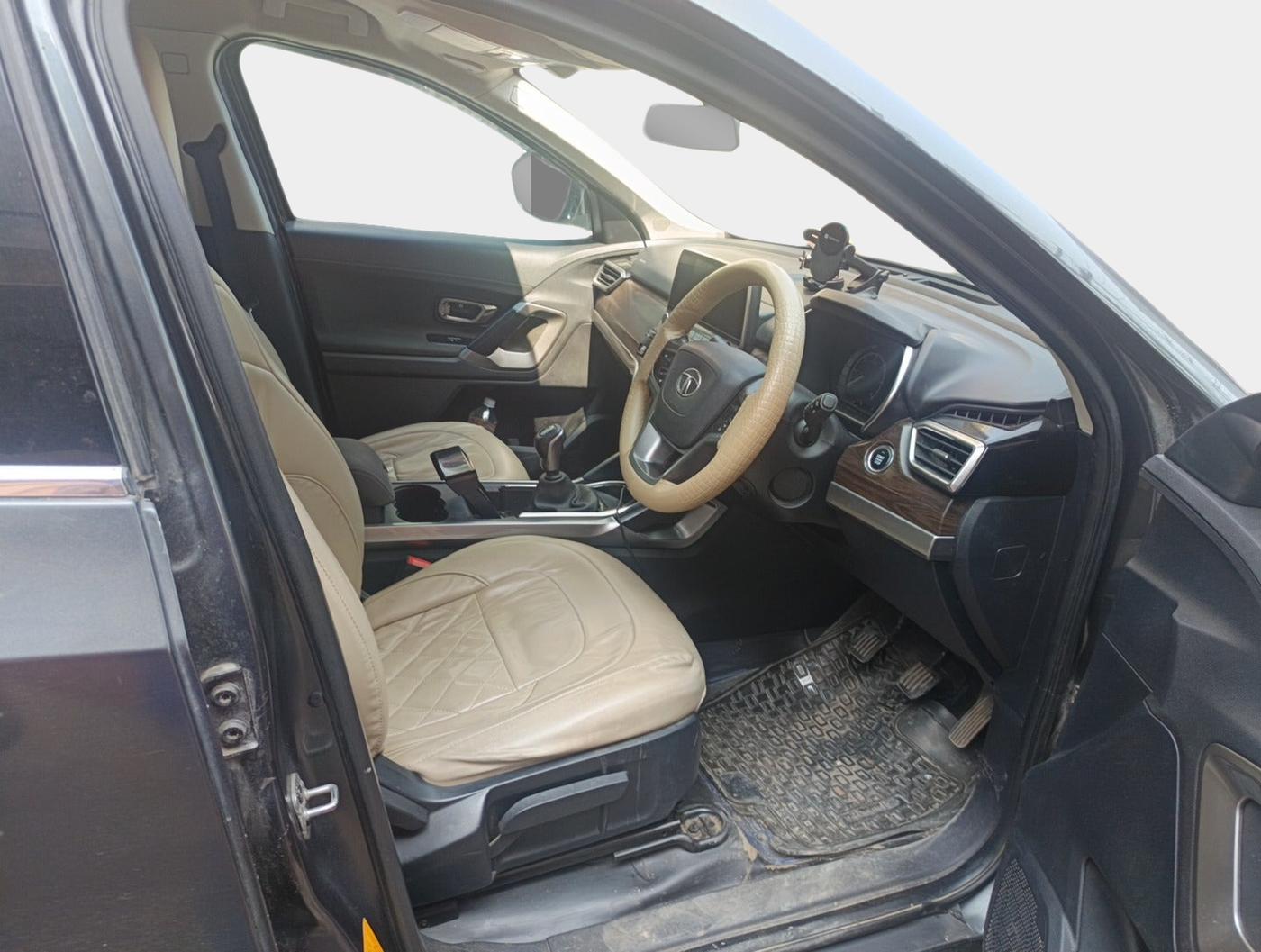 2019 Tata Harrier XT 2.0L KRYOTEC, Diesel, Manual, 60,539 km, interior