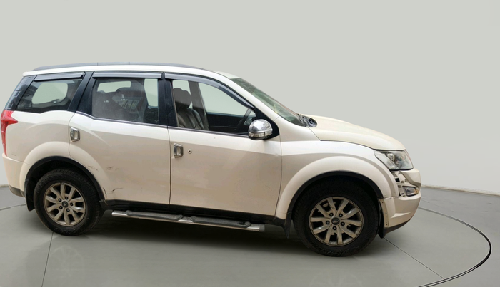 2015 Mahindra XUV500 W10, Diesel, Manual, 83,500 km, exterior