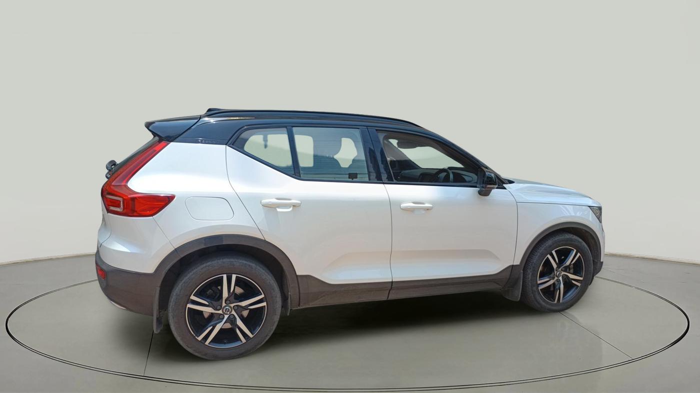 2020 Volvo XC 40 T4 R Design, Petrol, Automatic, 63,710 km, exterior