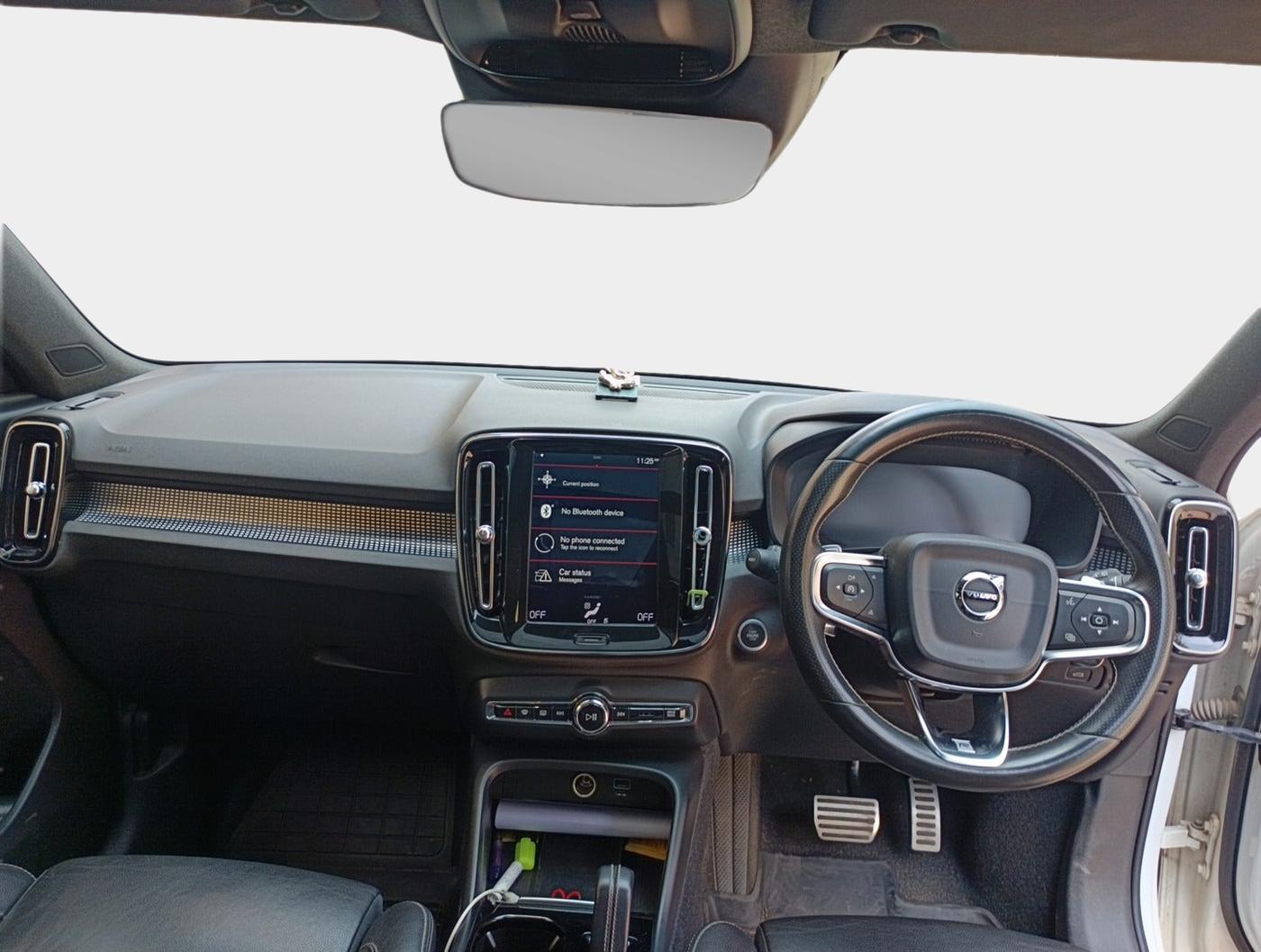 2020 Volvo XC 40 T4 R Design, Petrol, Automatic, 63,710 km, interior