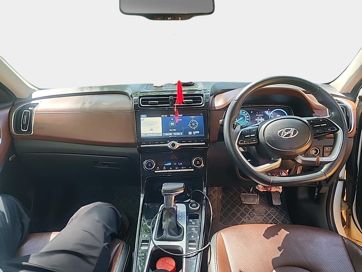 2022 Hyundai ALCAZAR 2.0 SIGNATURE (O) AT 6STR, Petrol, Automatic, 85,000 km, interior