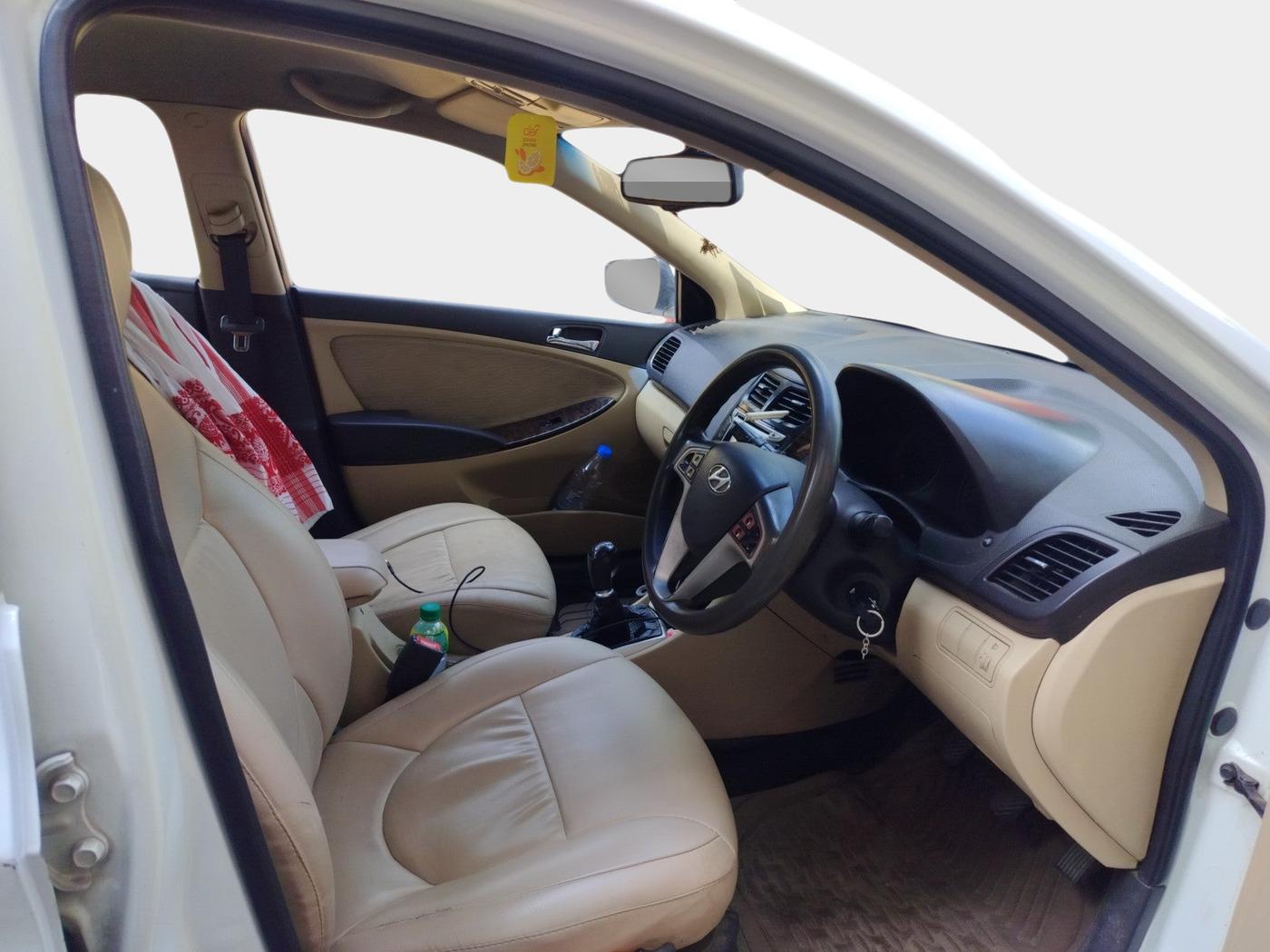2012 Hyundai Verna FLUIDIC 1.6 CRDI EX, Diesel, Manual, 2,05,400 km, interior