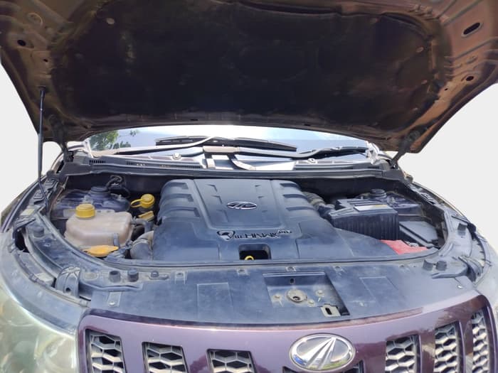2015 Mahindra XUV500 W8, Diesel, Manual, 1,20,000 km, exterior