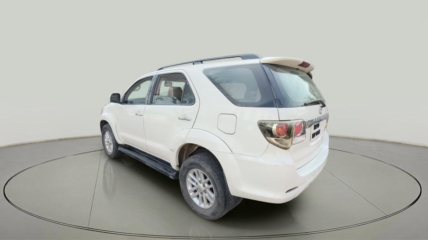 2013 Toyota Fortuner 3.0 4X2 AT, Diesel, Automatic, 1,41,284 km, exterior