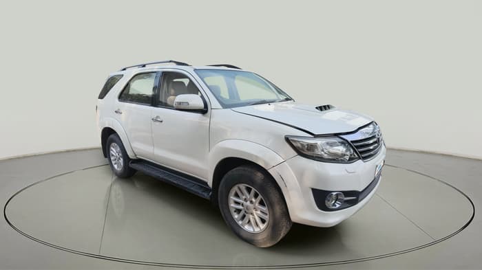 2013 Toyota Fortuner 3.0 4X2 AT, Diesel, Automatic, 1,41,284 km, exterior