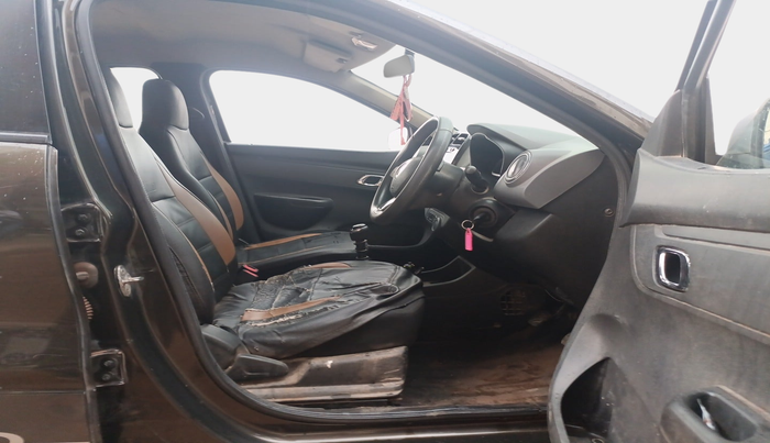 2018 Renault Kwid RXT 1.0 (O), Petrol, Manual, 72,096 km, interior