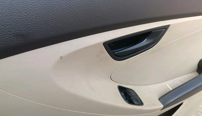 2013 Hyundai Eon ERA +, Petrol, Manual, 58,038 km, interior