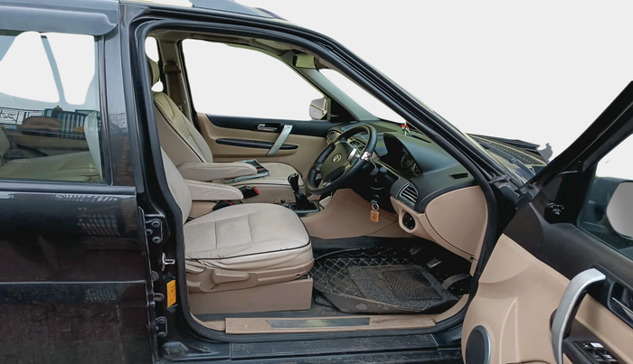 2012 Tata Safari Storme 2.2 EX 4X2, Diesel, Manual, 1,30,981 km, interior