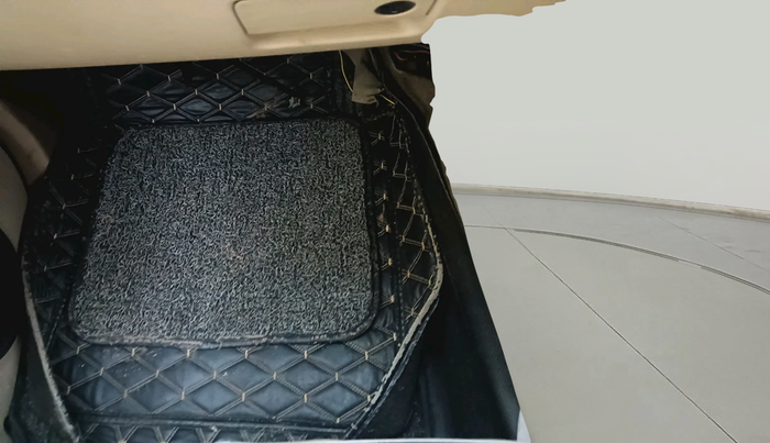 2012 Tata Safari Storme 2.2 EX 4X2, Diesel, Manual, 1,30,981 km, interior