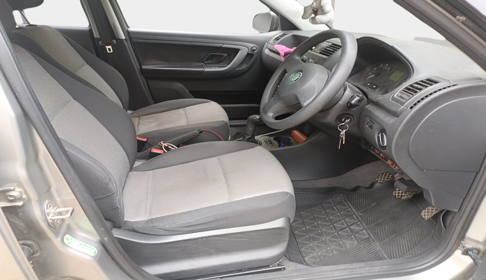 2012 Skoda Fabia ACTIVE PLUS 1.2 MPI, Petrol, Manual, 1,02,872 km, interior