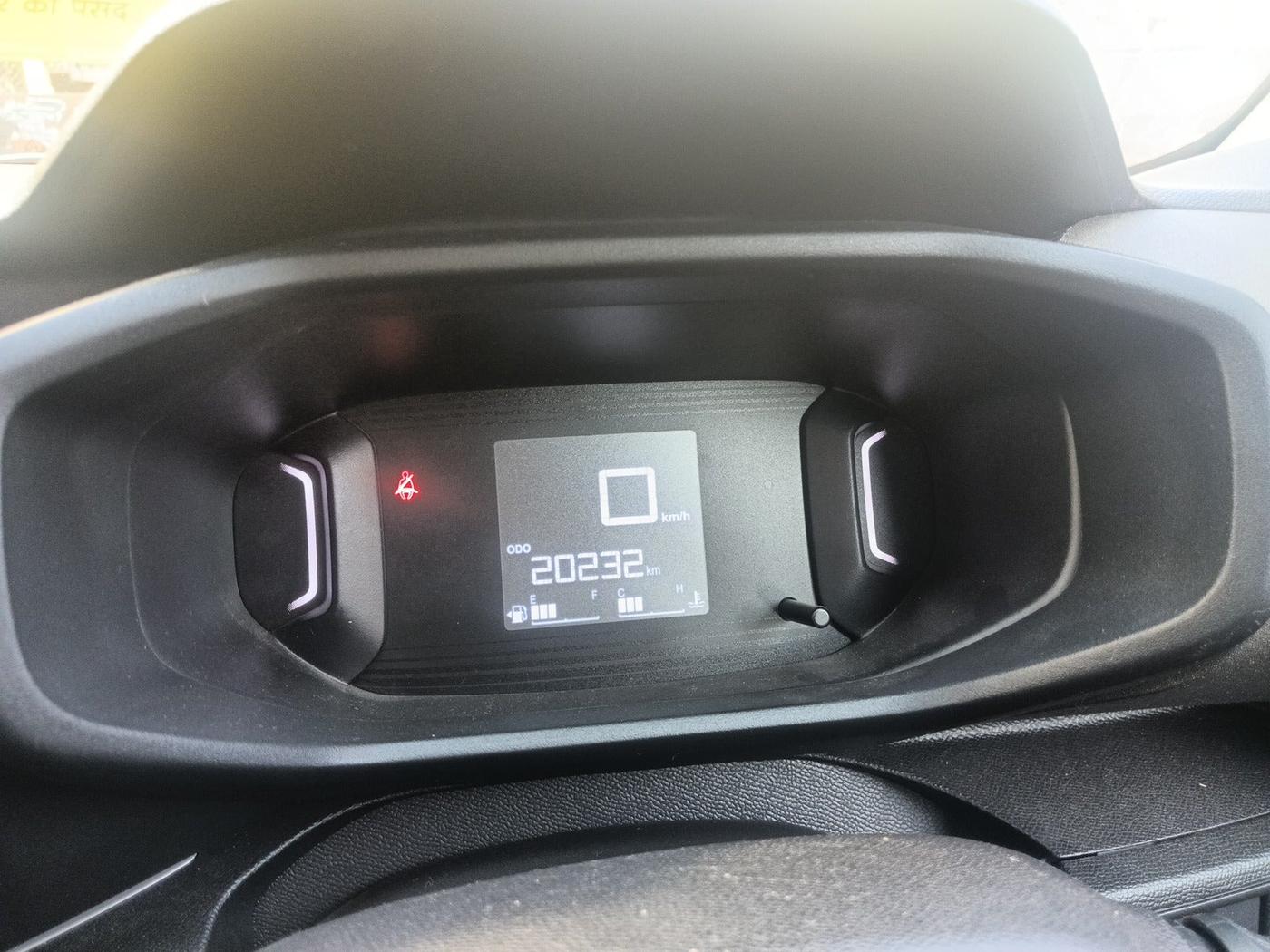 2023 CITROEN C3 SHINE 1.2, Petrol, Manual, 20,232 km, interior
