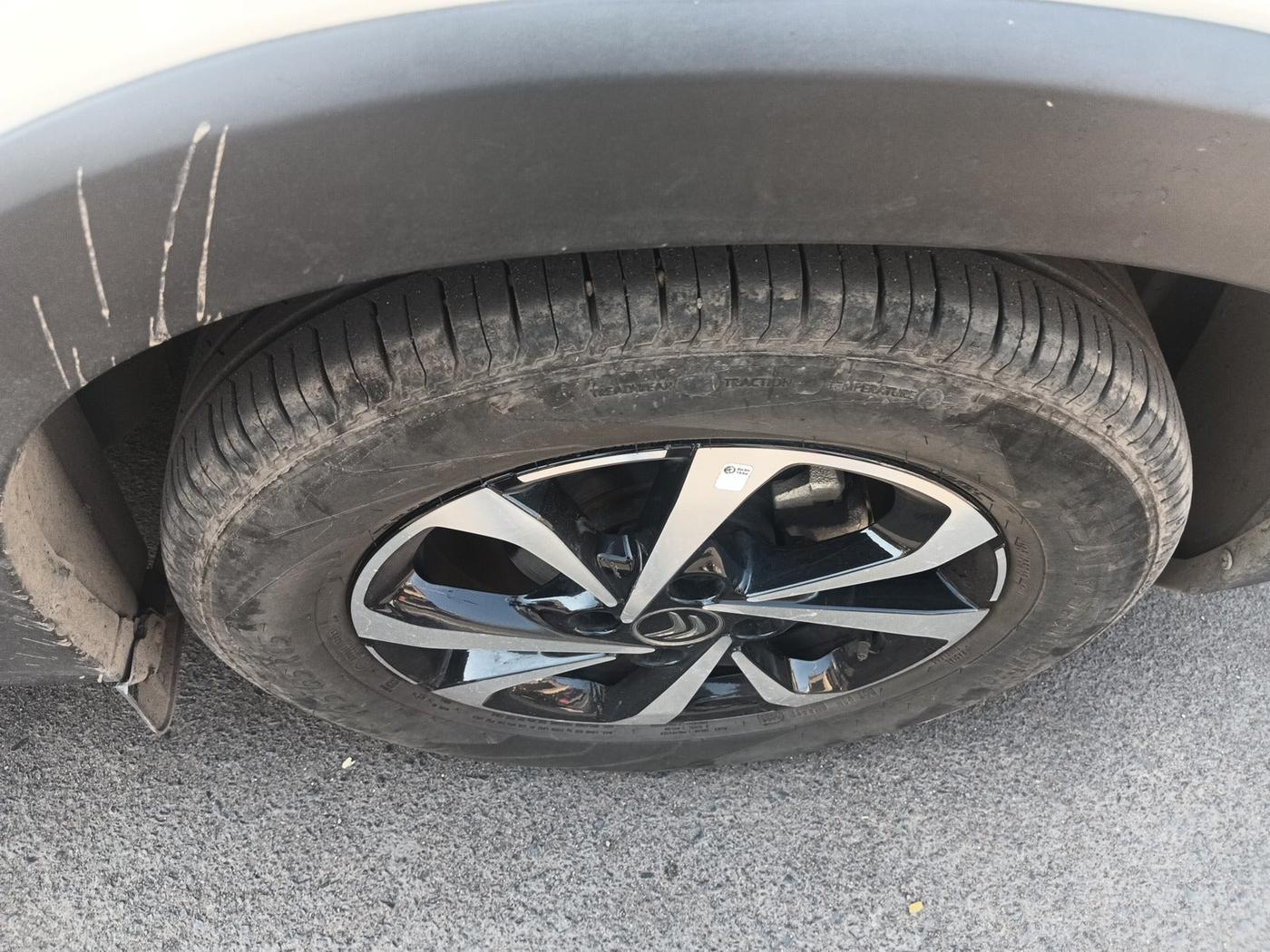 2023 CITROEN C3 SHINE 1.2, Petrol, Manual, 20,232 km, tyre