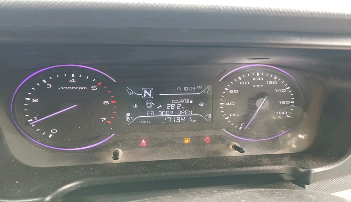 2019 Mahindra MARAZZO M2 8 STR, Diesel, Manual, 1,71,341 km, interior