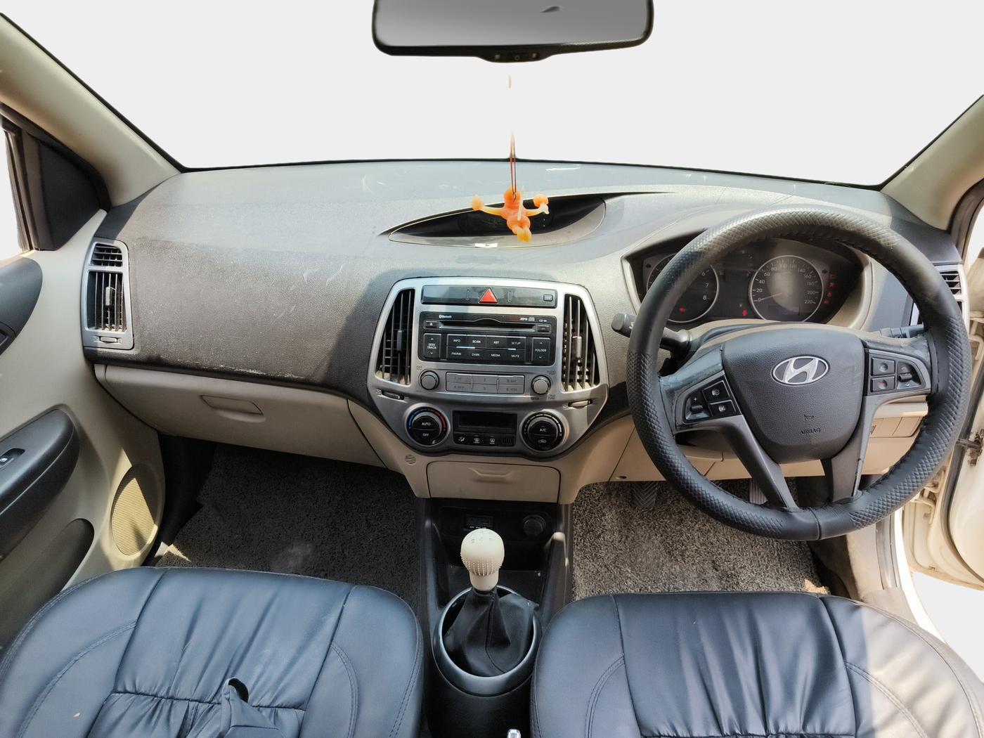 2013 Hyundai i20 SPORTZ 1.2, Petrol, Manual, 84,972 km, interior