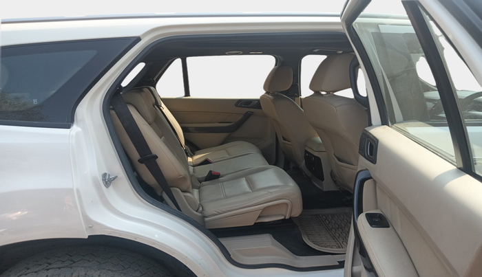 2018 Ford Endeavour TITANIUM 2.2 4X2 AT, Diesel, Automatic, 1,76,307 km, interior