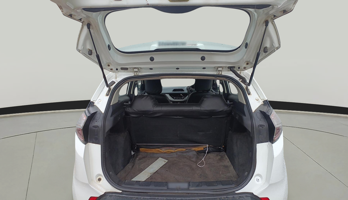 2018 Tata NEXON XM DIESEL, Diesel, Manual, 1,39,012 km, exterior